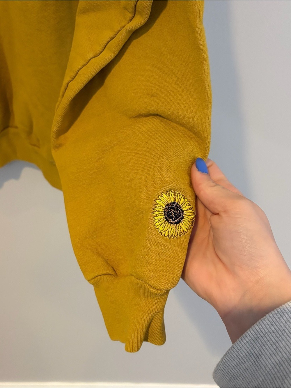 Dreamville Festival Crewneck Mustard Yellow Sweatshirt Size M - Picture 3 of 6
